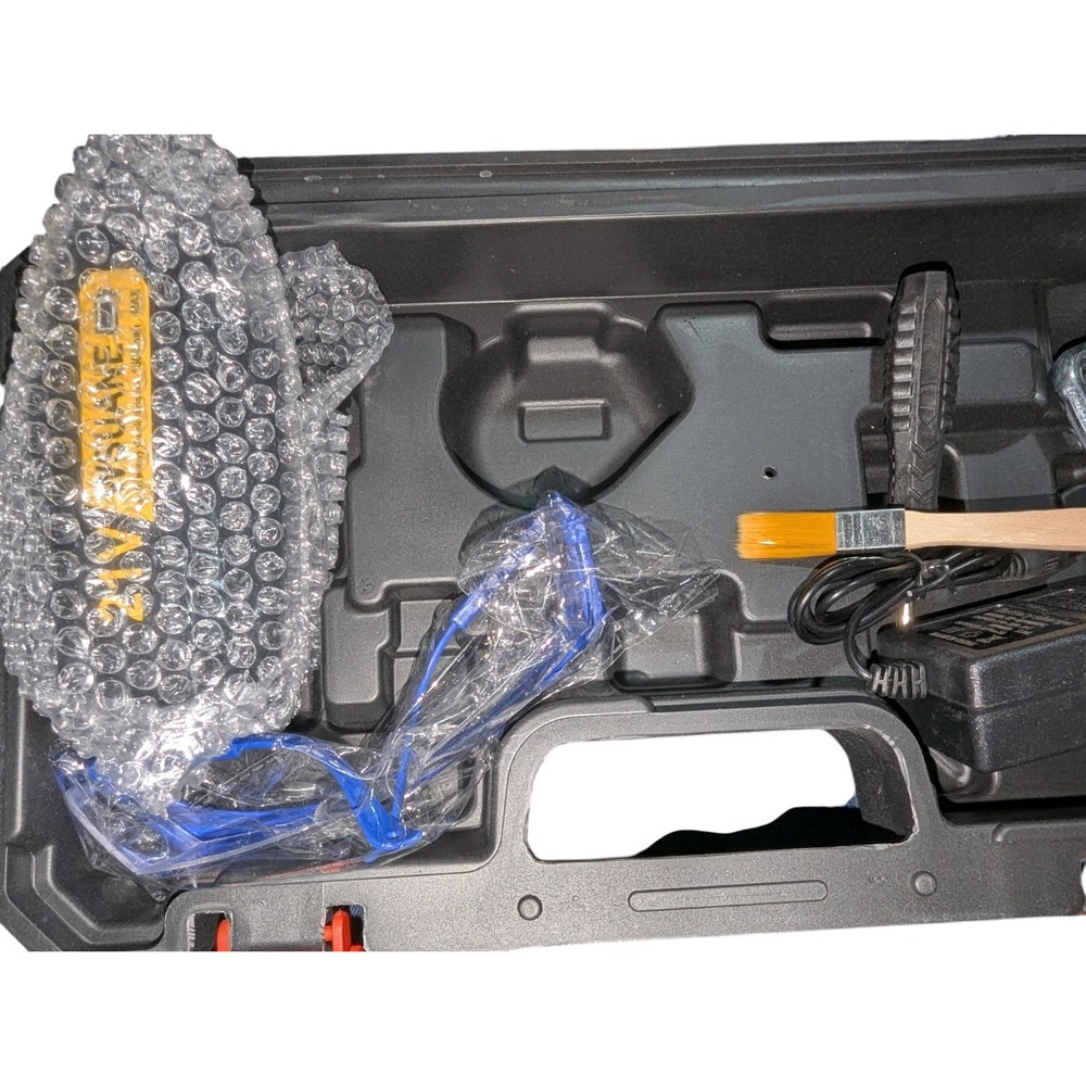 Wsuane 4" Mini Electric Chainsaw 21V 2000mah Kit - Picture 6 of 8